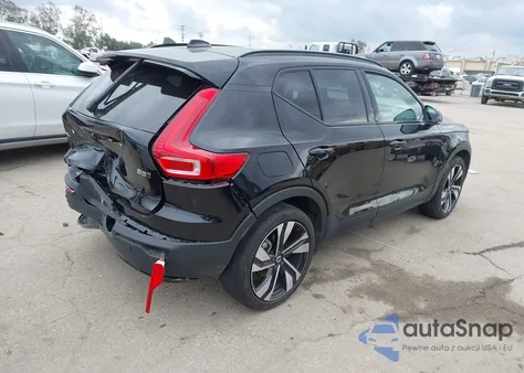2024 Volvo Xc40 B5 Ultimate Dark Theme z USA, uszkodzony, nr VIN YV4L12UM1R2323958